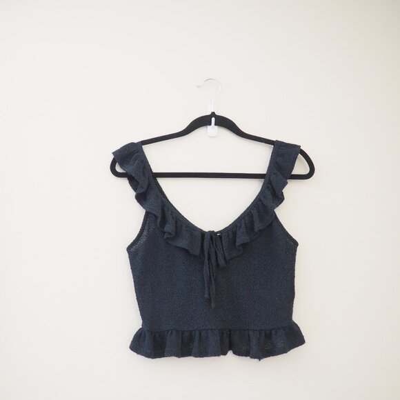 ! Urban Outfitters Tie-Front Ruffle Knit Crop Tank Top sz M - Picture 3 of 7